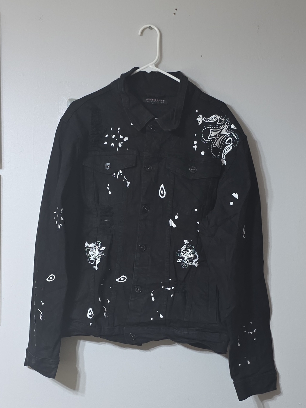 Men's Black Painted Denim Jacket - Distressed Graphic Style